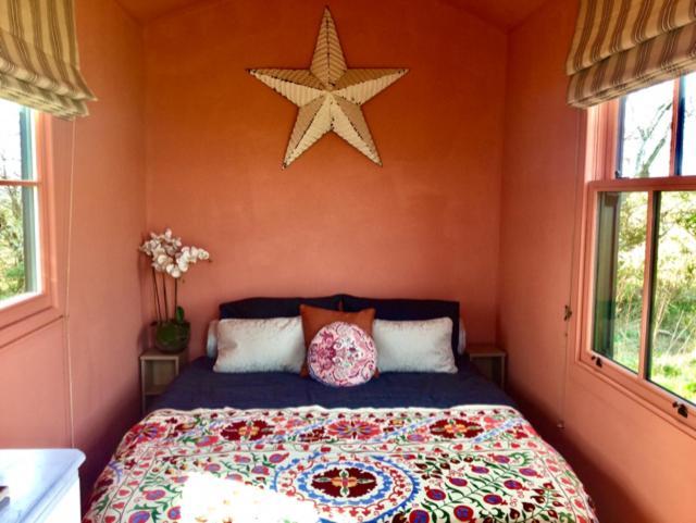 The Oaks Glamping - Magpie Half Shepherds Hut Ξενοδοχείο Colkirk Εξωτερικό φωτογραφία