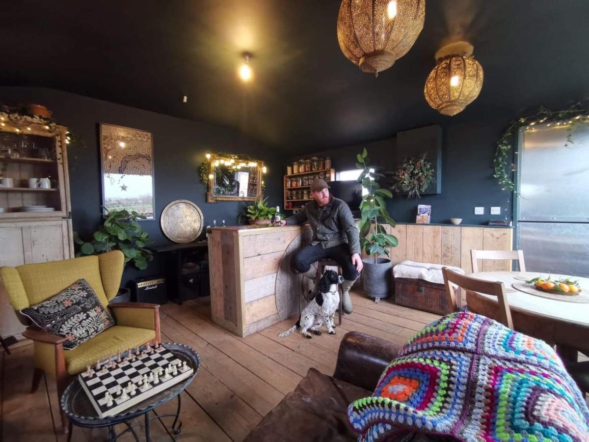 The Oaks Glamping - Magpie Half Shepherds Hut Ξενοδοχείο Colkirk Εξωτερικό φωτογραφία